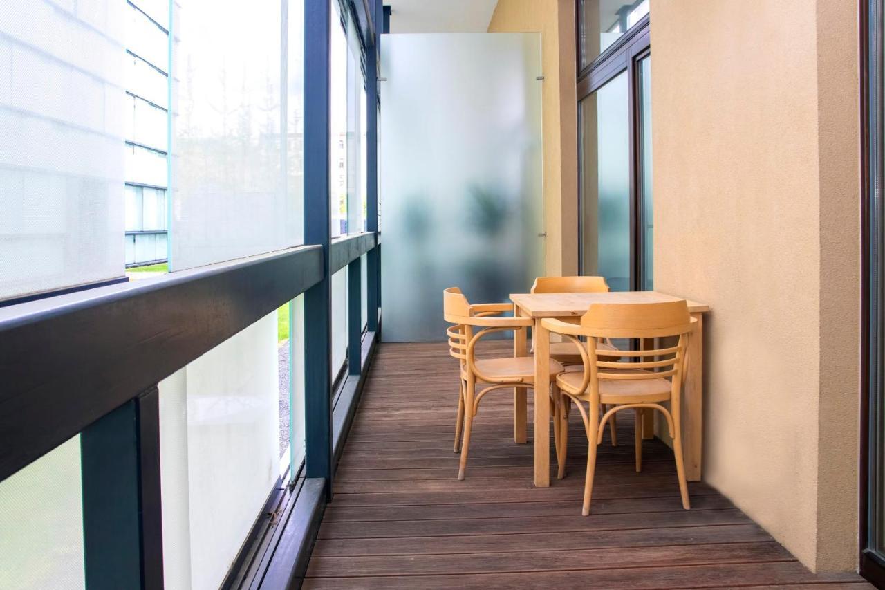 Modern Apartment With Terrace And Air Conditioning Praha Exteriér fotografie