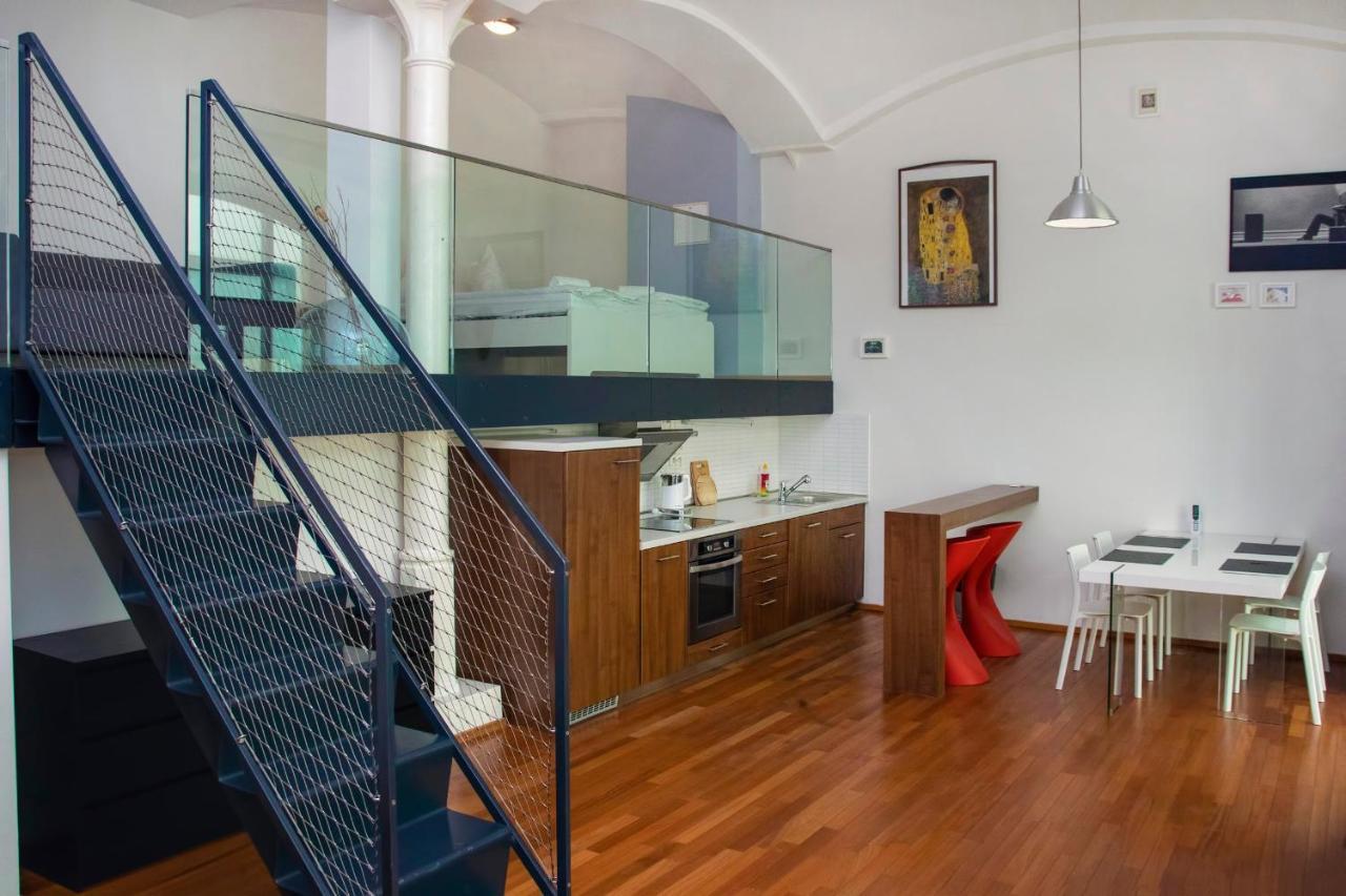 Modern Apartment With Terrace And Air Conditioning Praha Exteriér fotografie